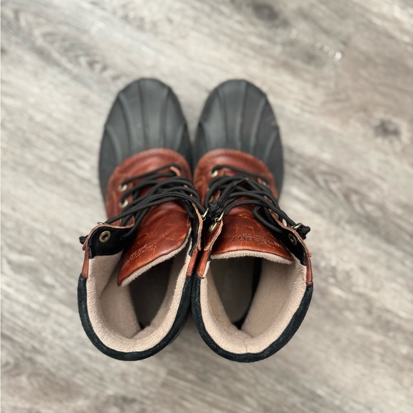 Men's Sperry Brown and Black Waterproof Duck Boots - Classic Lace-Up - Picture 5 of 8